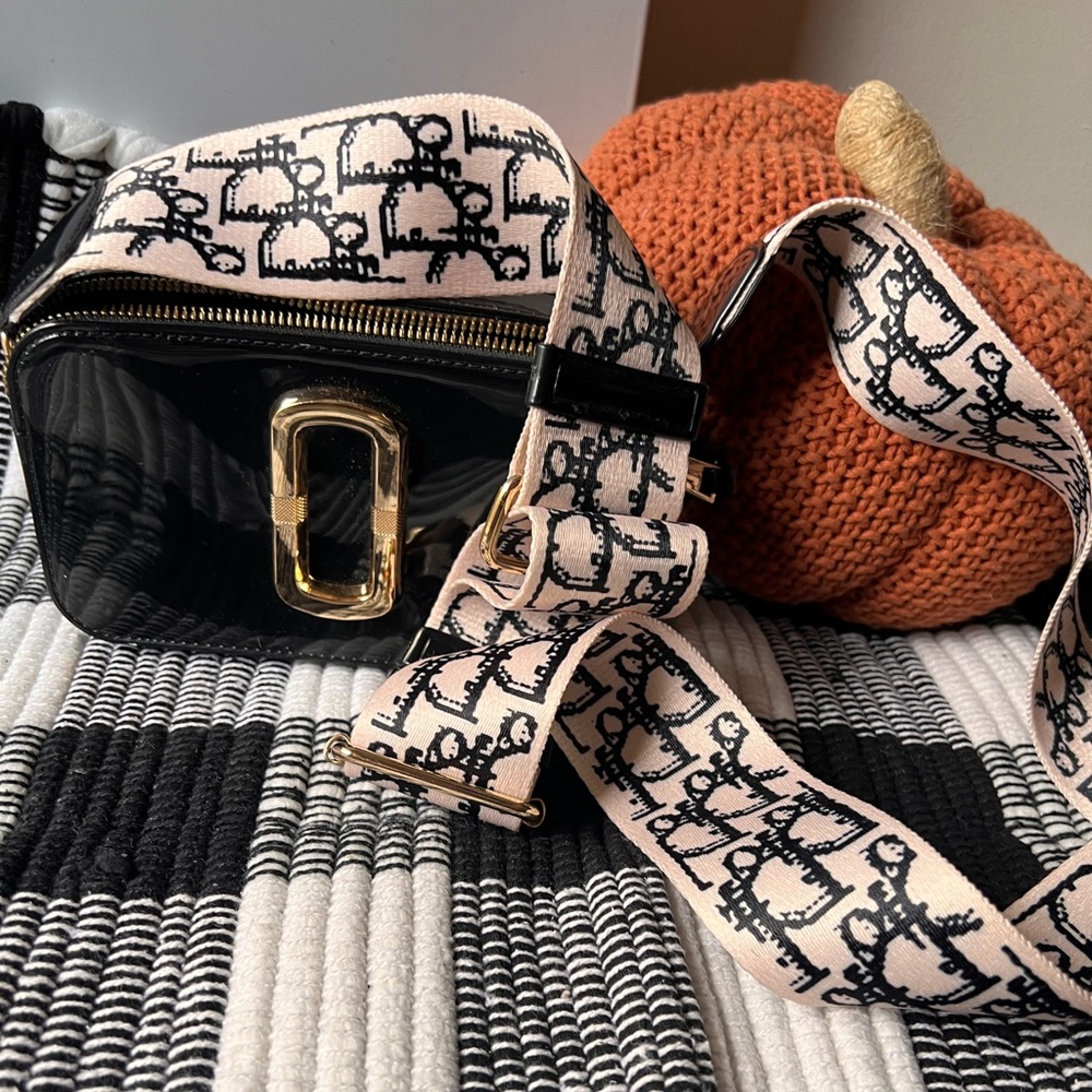 Crossbody bag